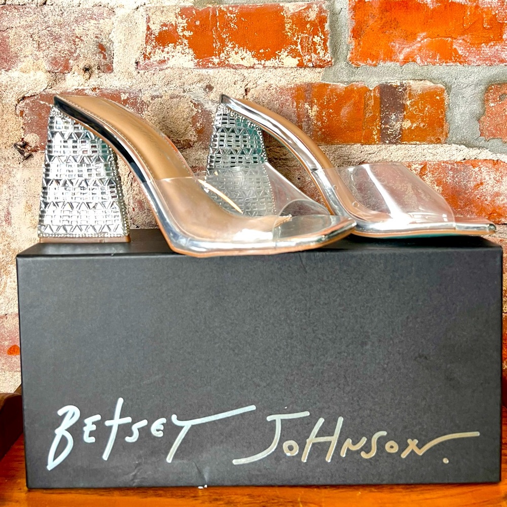 7.5 Betsey Johnson Silver Koda Heels